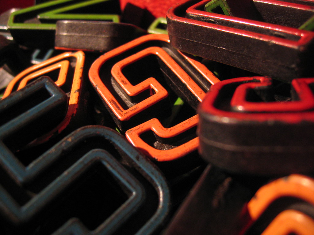 Diferencias entre halla, haya, aya y allá